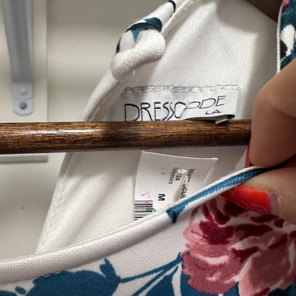 DRESSCODE LA - Floral Dress - Picture 2 of 3